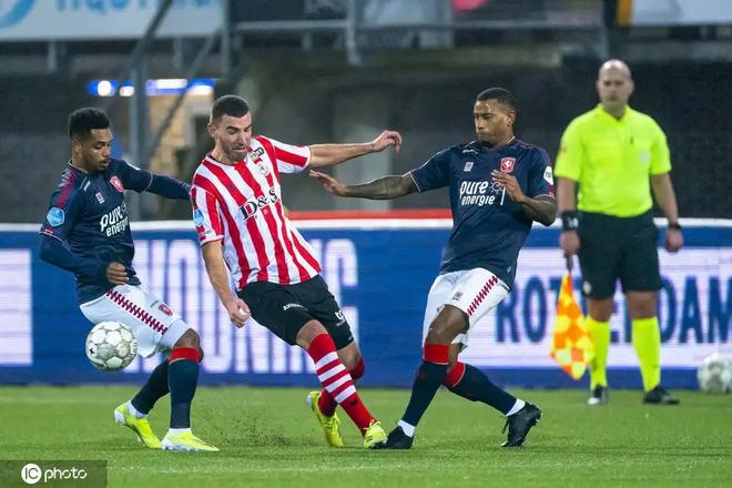 中后场紧逼 中后场紧逼